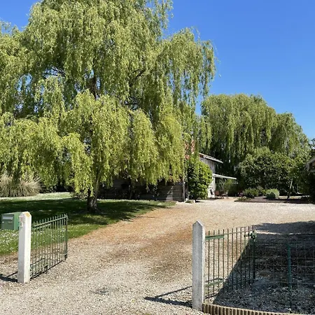 Les Epervieres Nyaraló *